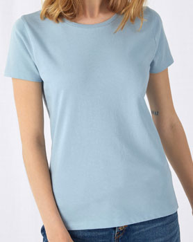 Womens #Organic E150 T-Shirt Model